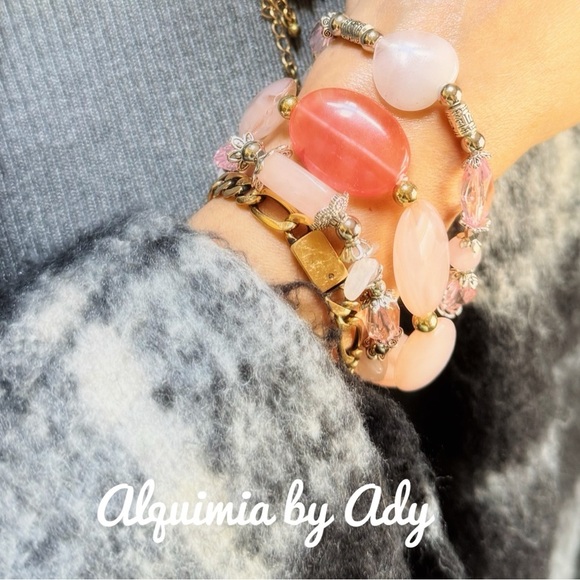 Silver and pink quartz acrylic statement bracelet - Picture 4 of 4